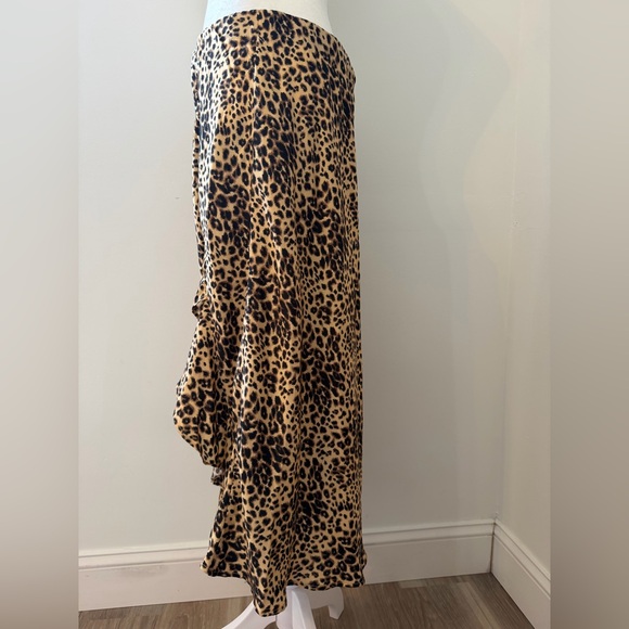 Code X Mode Size XL Nordstrom Leopard Print Asymmetrical Midi - Picture 4 of 11